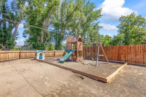 Tiny photo for 2180 SE Melrose Drive, Prineville, OR 97754 (MLS # 220213849)