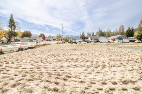 Tiny photo for 2704 Denton Trail, Grants Pass, OR 97527 (MLS # 220212186)