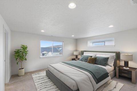 Tiny photo for 1723 NW Upas Place, Redmond, OR 97756 (MLS # 220212285)