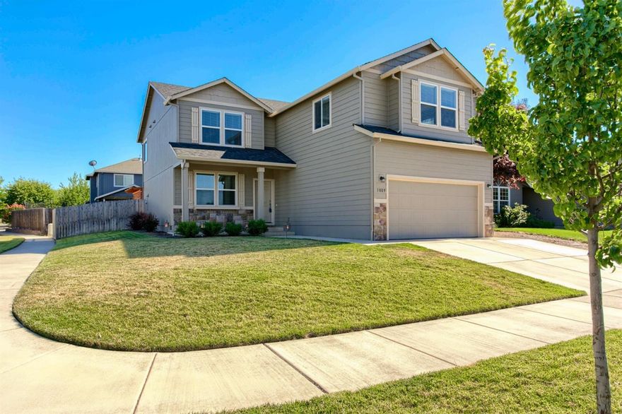 Absolutely immaculate 2014 built home w/lots of upgrades. Located in the desirable tree lined Candlewood Subdivision w/a community park just around the corner. In the sought after Jacksonville Elementary & South High district & new Northgate shopping center close by w/Home Goods, MOD Pizza, REI, Trader Joes & more! This beautiful home has plenty of room w/2,494 sqft, 3 bedrooms, lg bonus room & 2 1/2 baths. High ceilings throughout, open flr plan w/gas fireplace w/tile surround, well thought out w/stylish colors & finishes. Fabulous kitchen w/crisp clean painted cabinets complimented w/chic quartz counter tops w/tile backsplash, under mount sink, island, pantry & desk area. Plenty of storage area w/huge space under stairway. Beautiful master suite w/walk in closet, master bath w/shower & soaking tub. Views to Table Rock & Roxy Ann! Enjoy summer evenings w/the covered patio & fire pit. Landscaped, fenced w/sprinkler system, storage shed, extra concrete & gate to backyard for easy access