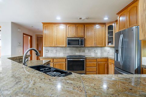 Tiny photo for 3418 Blue Blossom Drive, Medford, OR 97504 (MLS # 220213234)