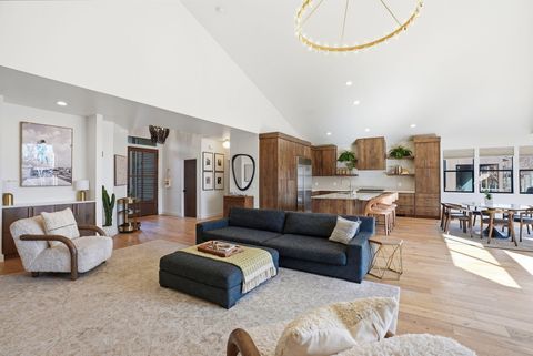 Tiny photo for 19285 Goose Creek Court, Bend, OR 97702 (MLS # 220217277)