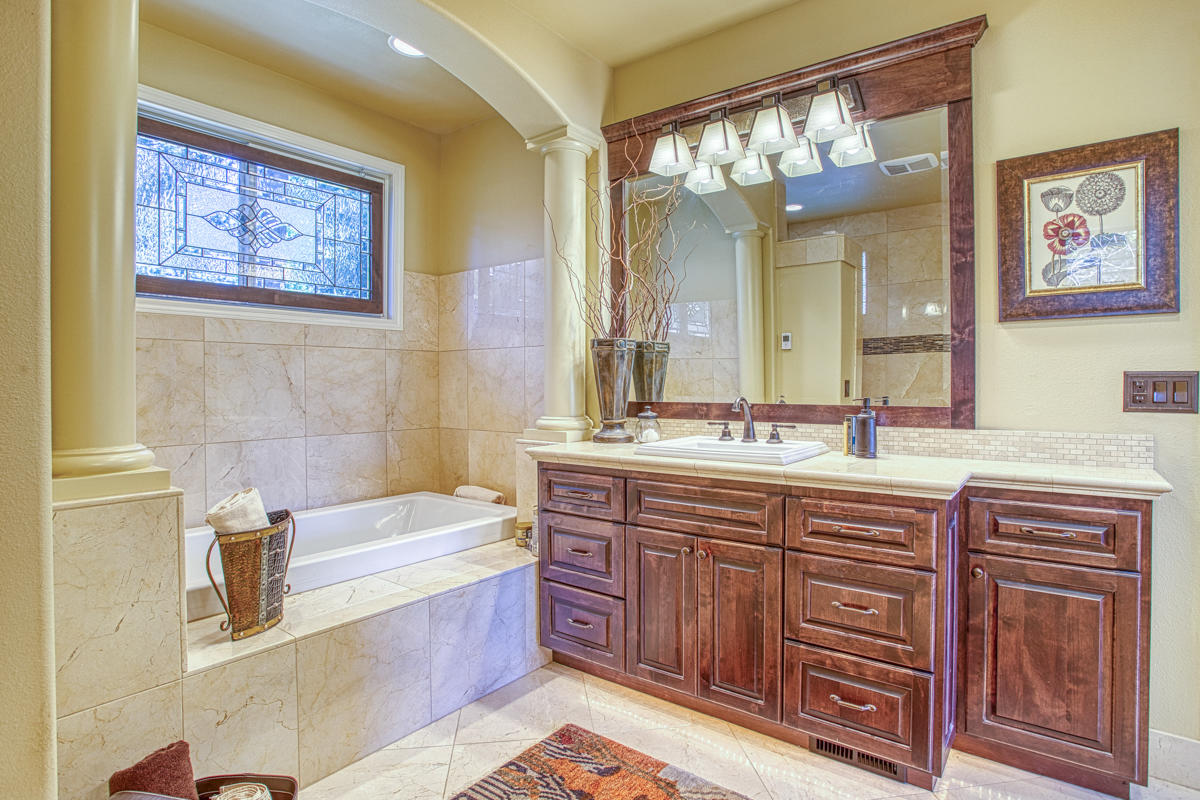 Broken Top - Residential