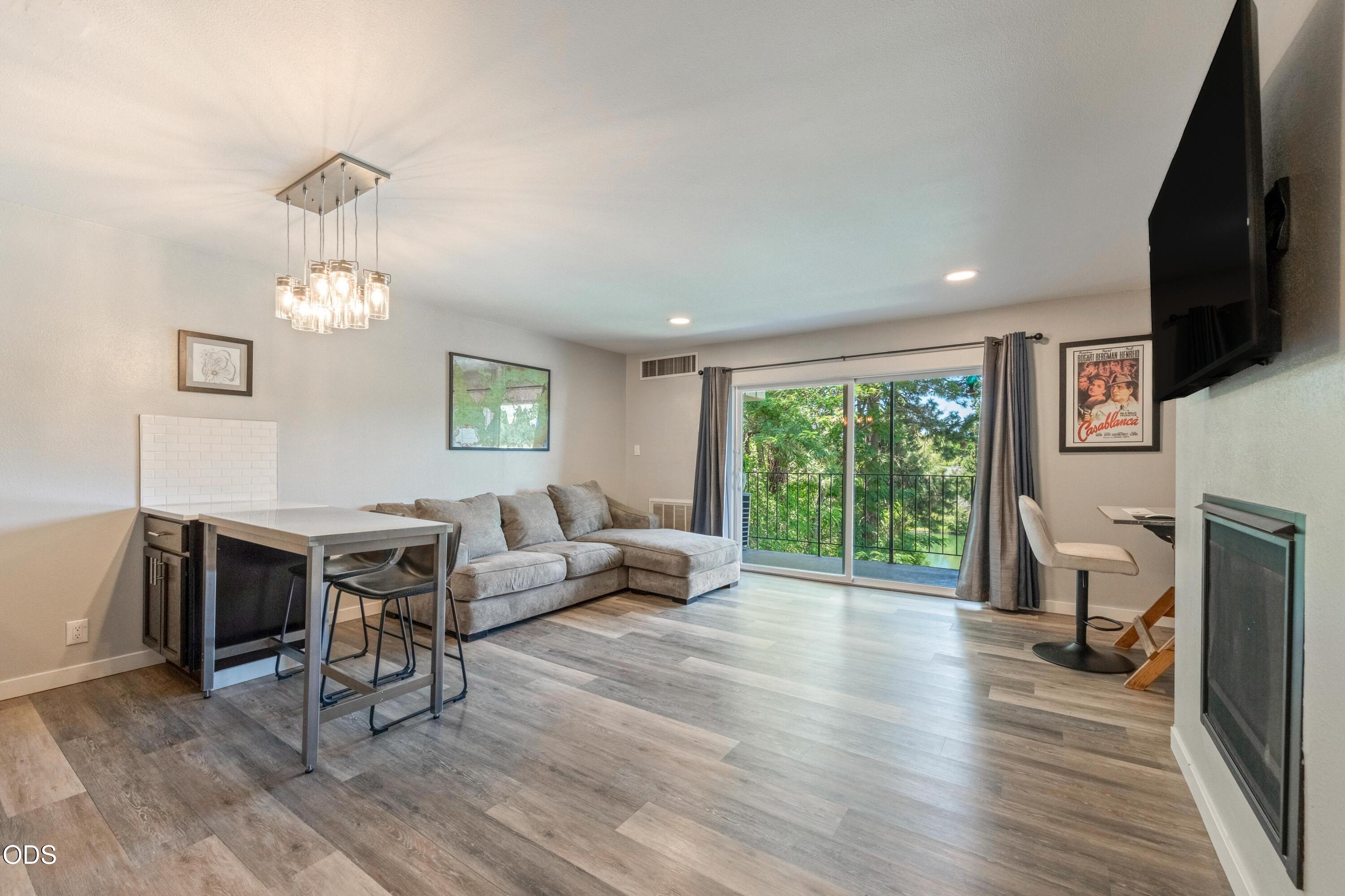 1565 NW Wall Street 232-233