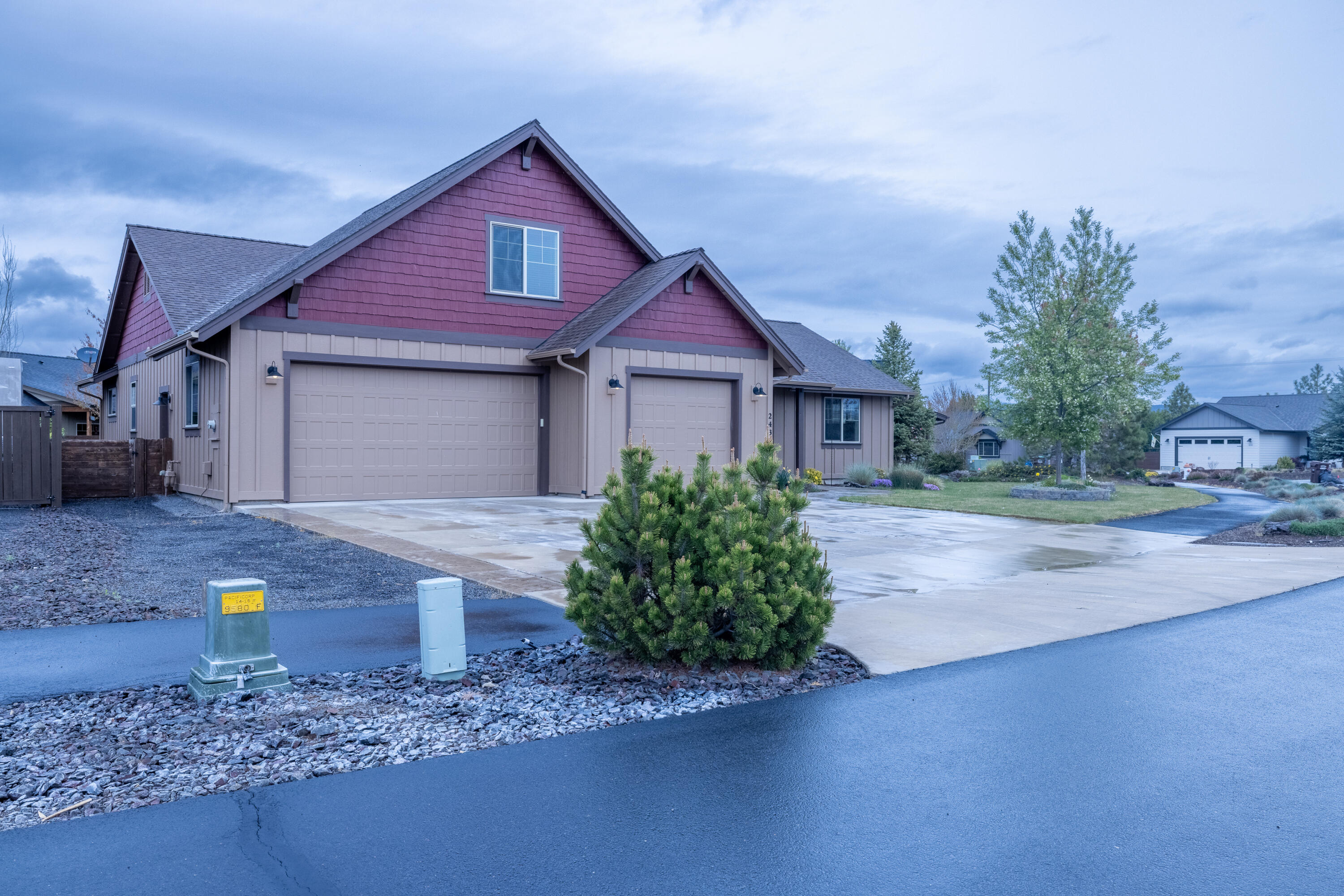 243 NW Saddle Ridge Loop