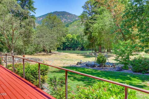 Tiny photo for 290 Chinook Park Lane, Grants Pass, OR 97527 (MLS # 220223901)