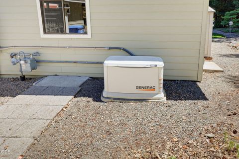 Tiny photo for 290 Chinook Park Lane, Grants Pass, OR 97527 (MLS # 220223901)