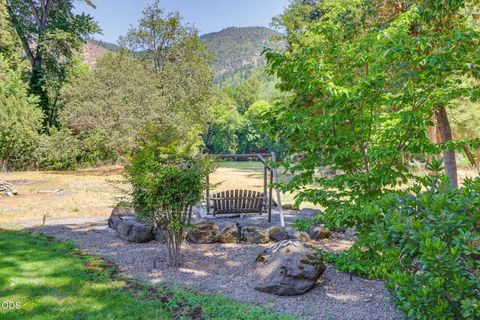 Tiny photo for 290 Chinook Park Lane, Grants Pass, OR 97527 (MLS # 220223901)