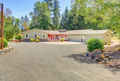 Tiny photo for 290 Chinook Park Lane, Grants Pass, OR 97527 (MLS # 220223901)