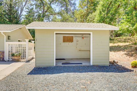 Tiny photo for 290 Chinook Park Lane, Grants Pass, OR 97527 (MLS # 220223901)