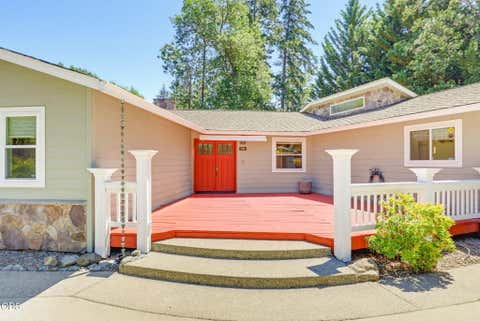 Tiny photo for 290 Chinook Park Lane, Grants Pass, OR 97527 (MLS # 220223901)