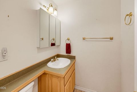 Tiny photo for 290 Chinook Park Lane, Grants Pass, OR 97527 (MLS # 220223901)