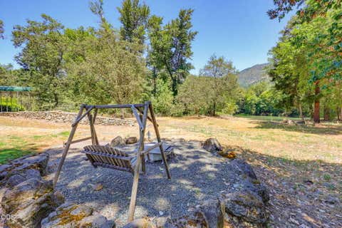 Tiny photo for 290 Chinook Park Lane, Grants Pass, OR 97527 (MLS # 220223901)