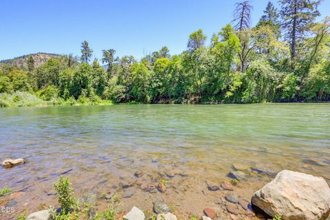 Tiny photo for 290 Chinook Park Lane, Grants Pass, OR 97527 (MLS # 220223901)