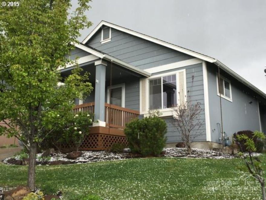 Great community in 55+. Well kept move in ready home. Vaulted ceilings, gas fireplace, central air conditioning, forced air gas heat, gas hotwater heater. Close to shopping and parks. Composite deck with electric awning, all appliance look new. Wonderful mountain views.