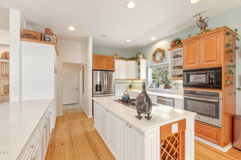 Tiny photo for 990 Victoria Falls Drive, Redmond, OR 97756 (MLS # 220224064)