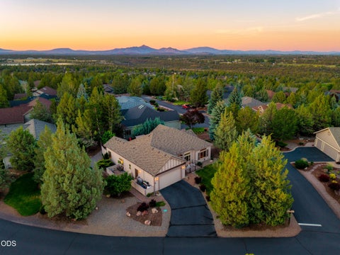 Tiny photo for 990 Victoria Falls Drive, Redmond, OR 97756 (MLS # 220224064)