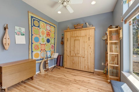 Tiny photo for 990 Victoria Falls Drive, Redmond, OR 97756 (MLS # 220224064)