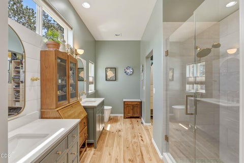 Tiny photo for 990 Victoria Falls Drive, Redmond, OR 97756 (MLS # 220224064)