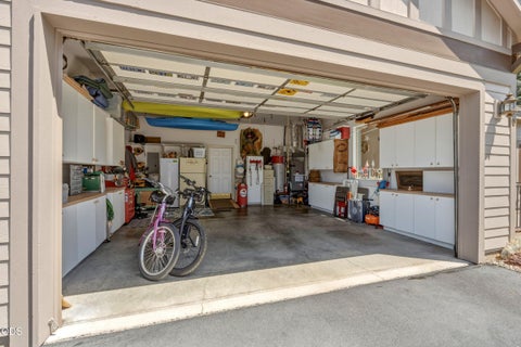 Tiny photo for 990 Victoria Falls Drive, Redmond, OR 97756 (MLS # 220224064)