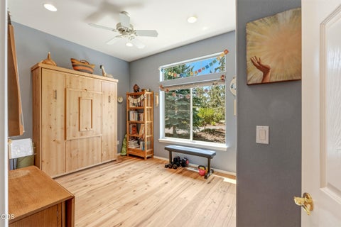 Tiny photo for 990 Victoria Falls Drive, Redmond, OR 97756 (MLS # 220224064)