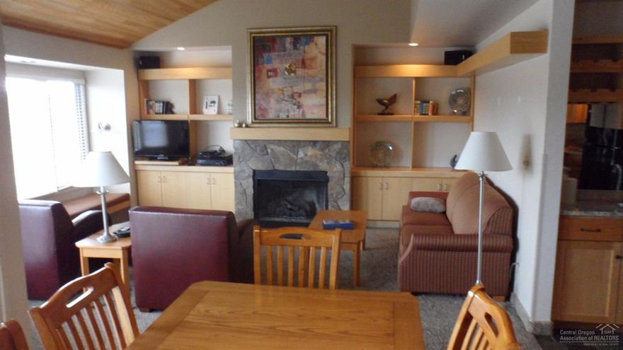 Beautiful unit and priced to sell. Deeded five weeks a year facing river and hot tub on deck. that can be used, rented, exchanged, or used. Best to view Mondays 11-4 Can be used, loaned, rented, or exchange, Rated Gold Crown for trading