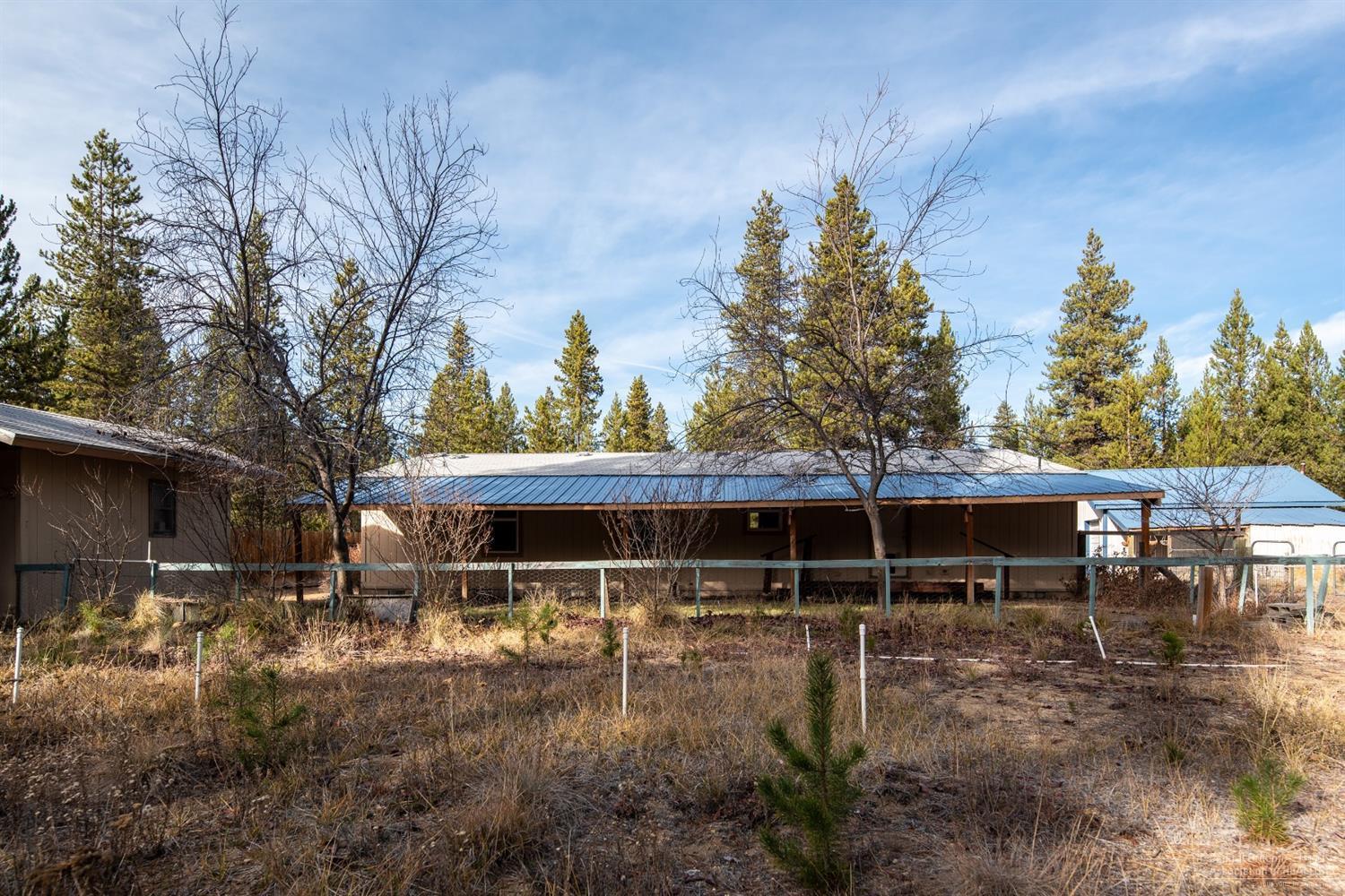 Los Pinos - Residential