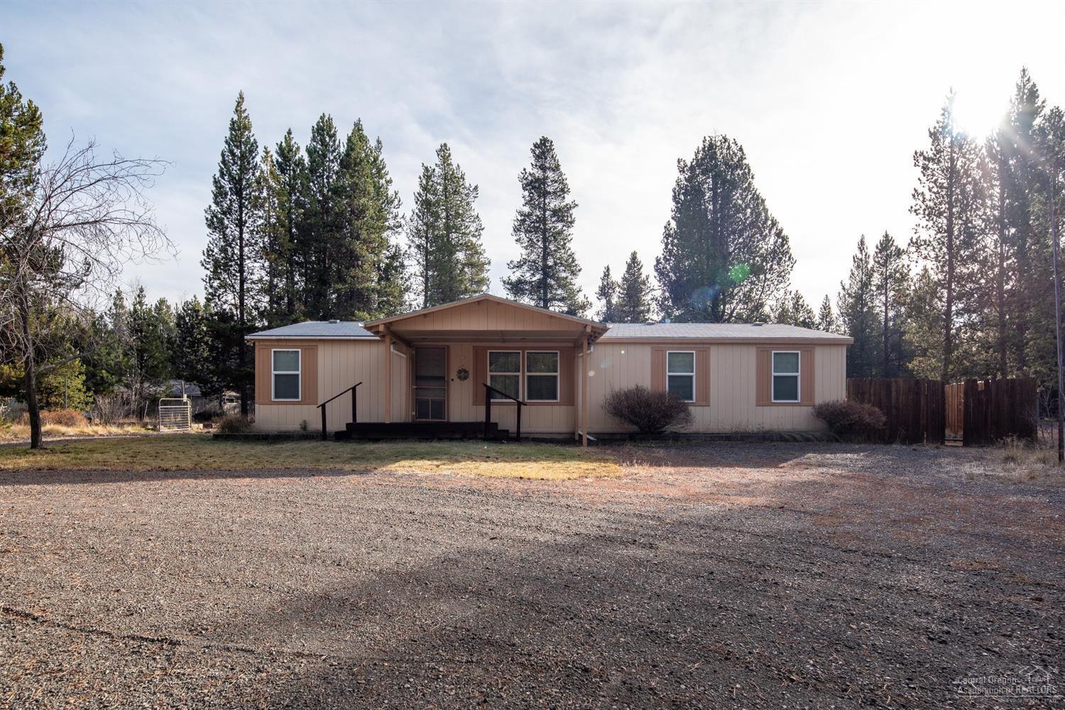 Los Pinos - Residential