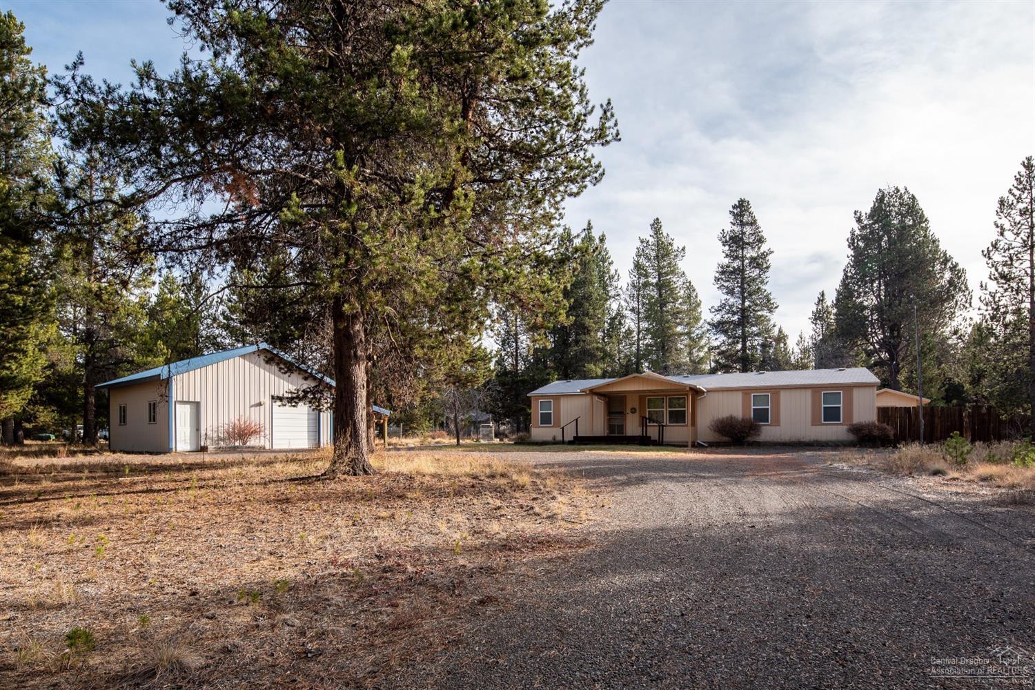 Los Pinos - Residential