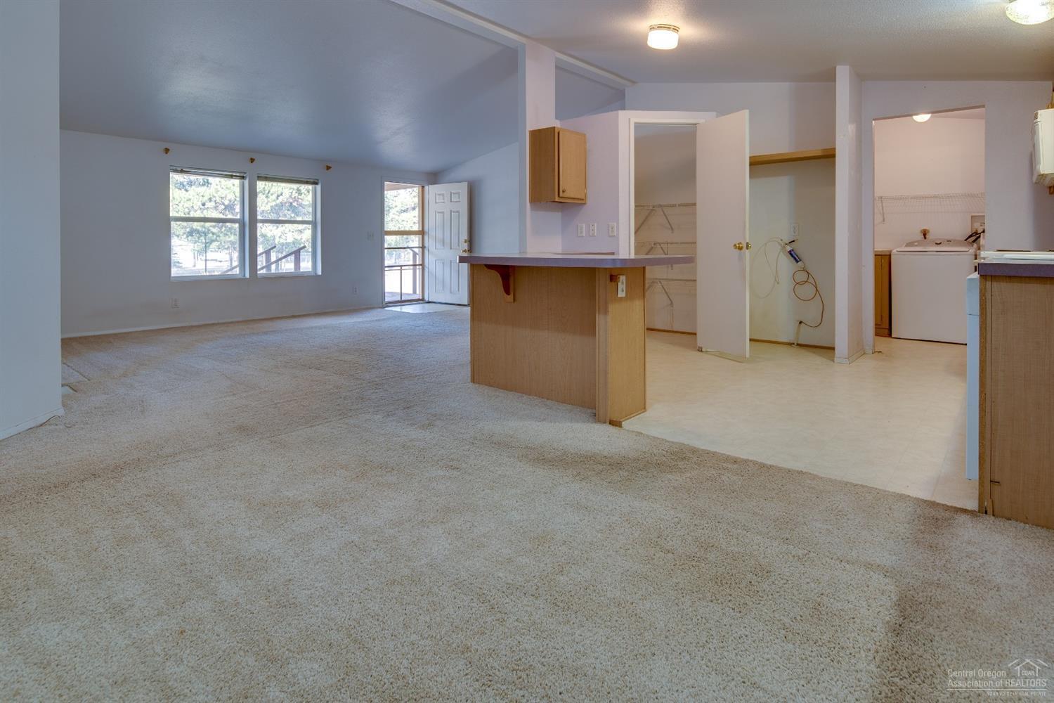 Los Pinos - Residential