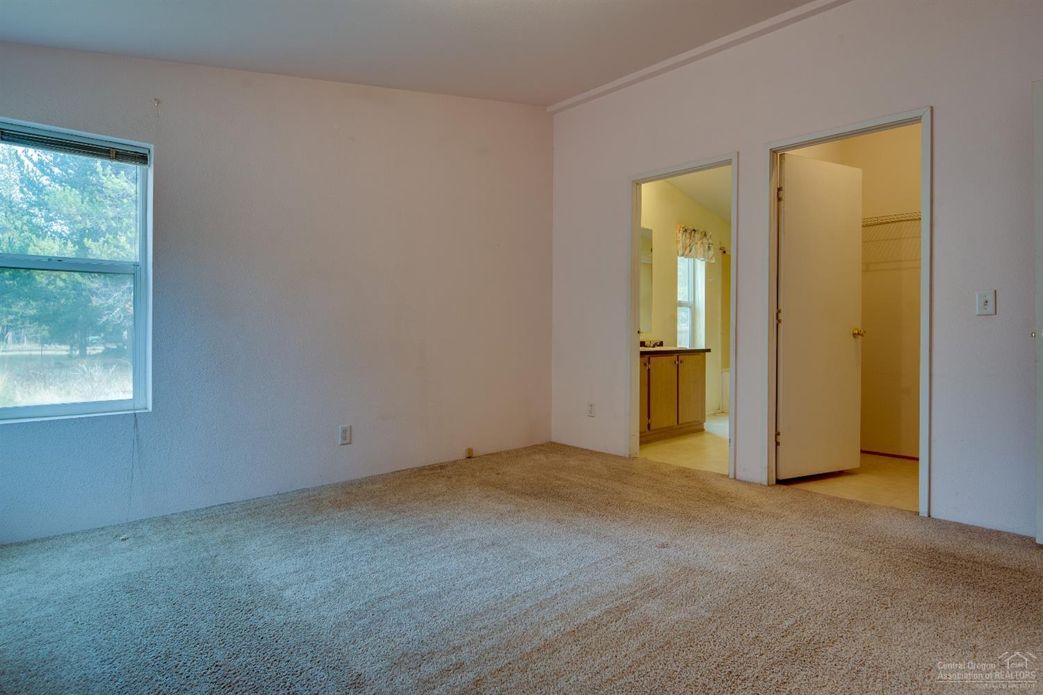 Los Pinos - Residential