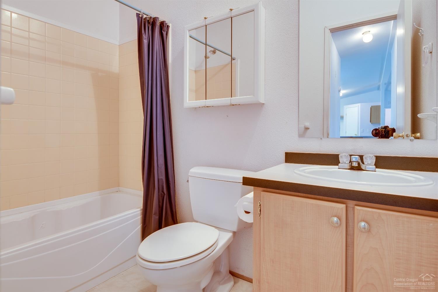 Los Pinos - Residential