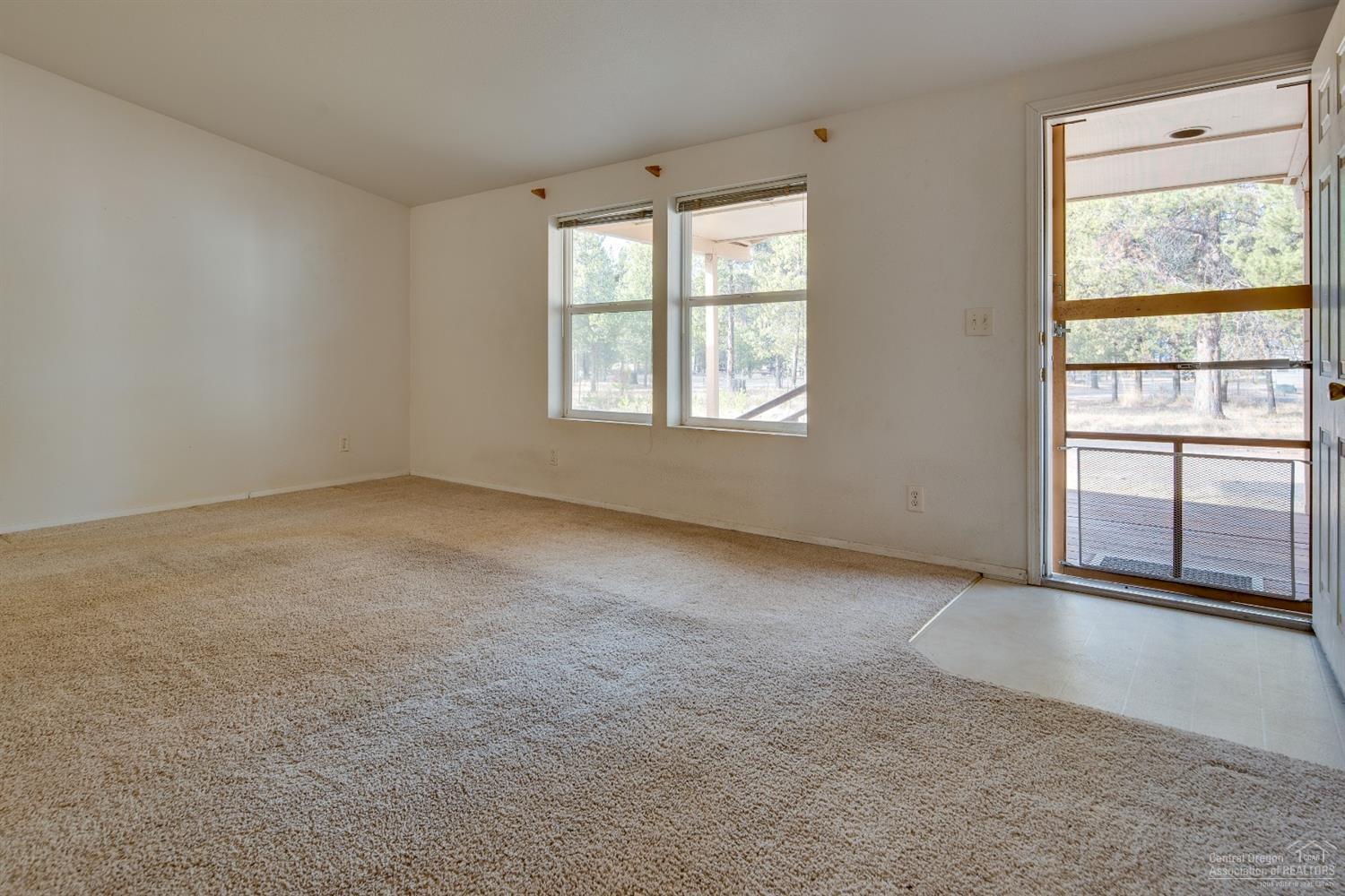 Los Pinos - Residential