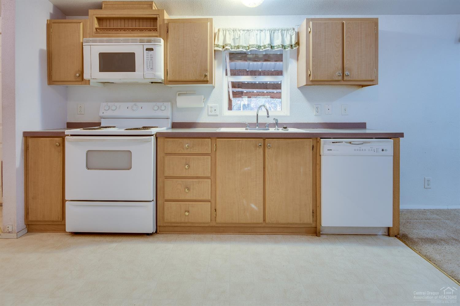 Los Pinos - Residential