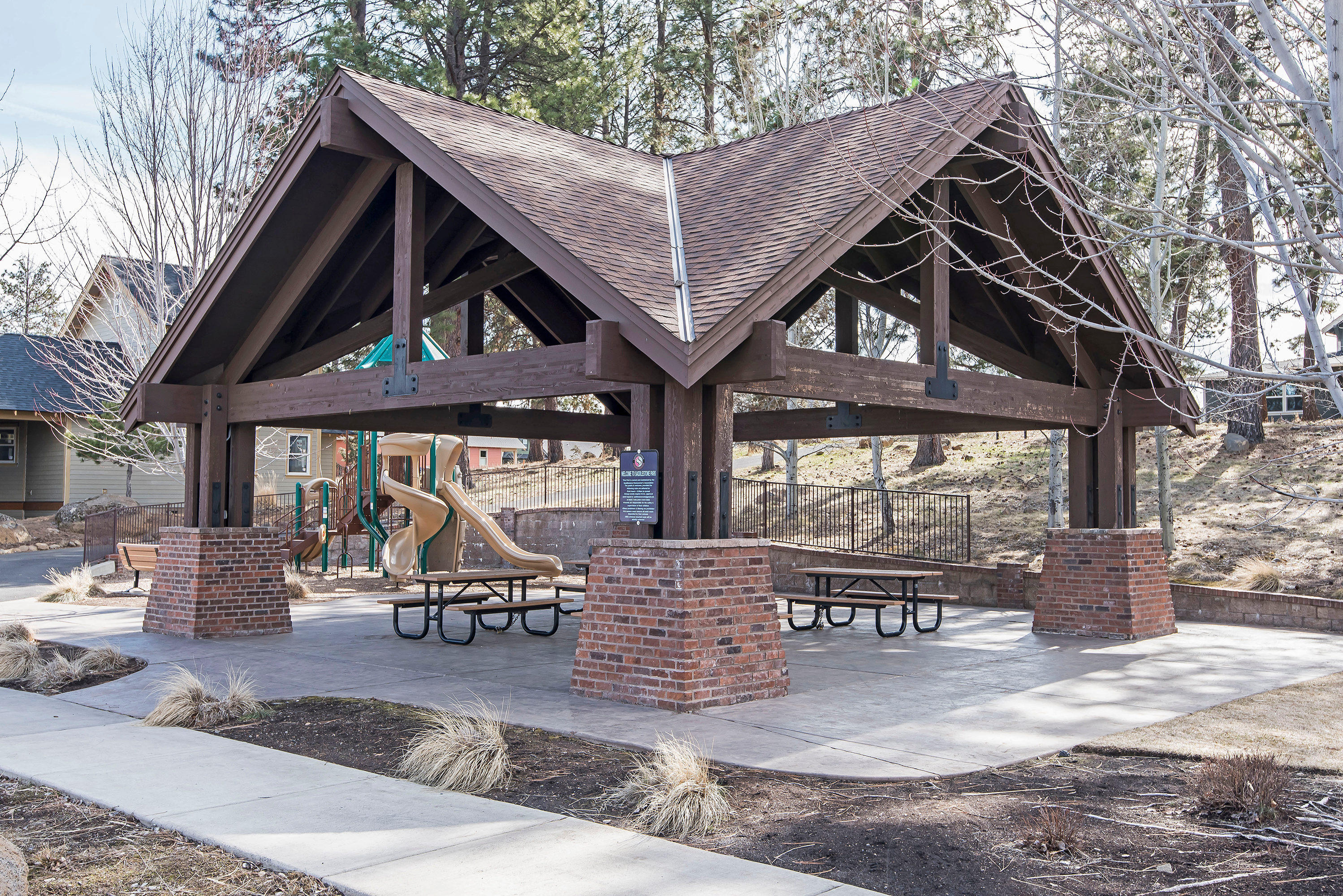 SaddleStone - Residential