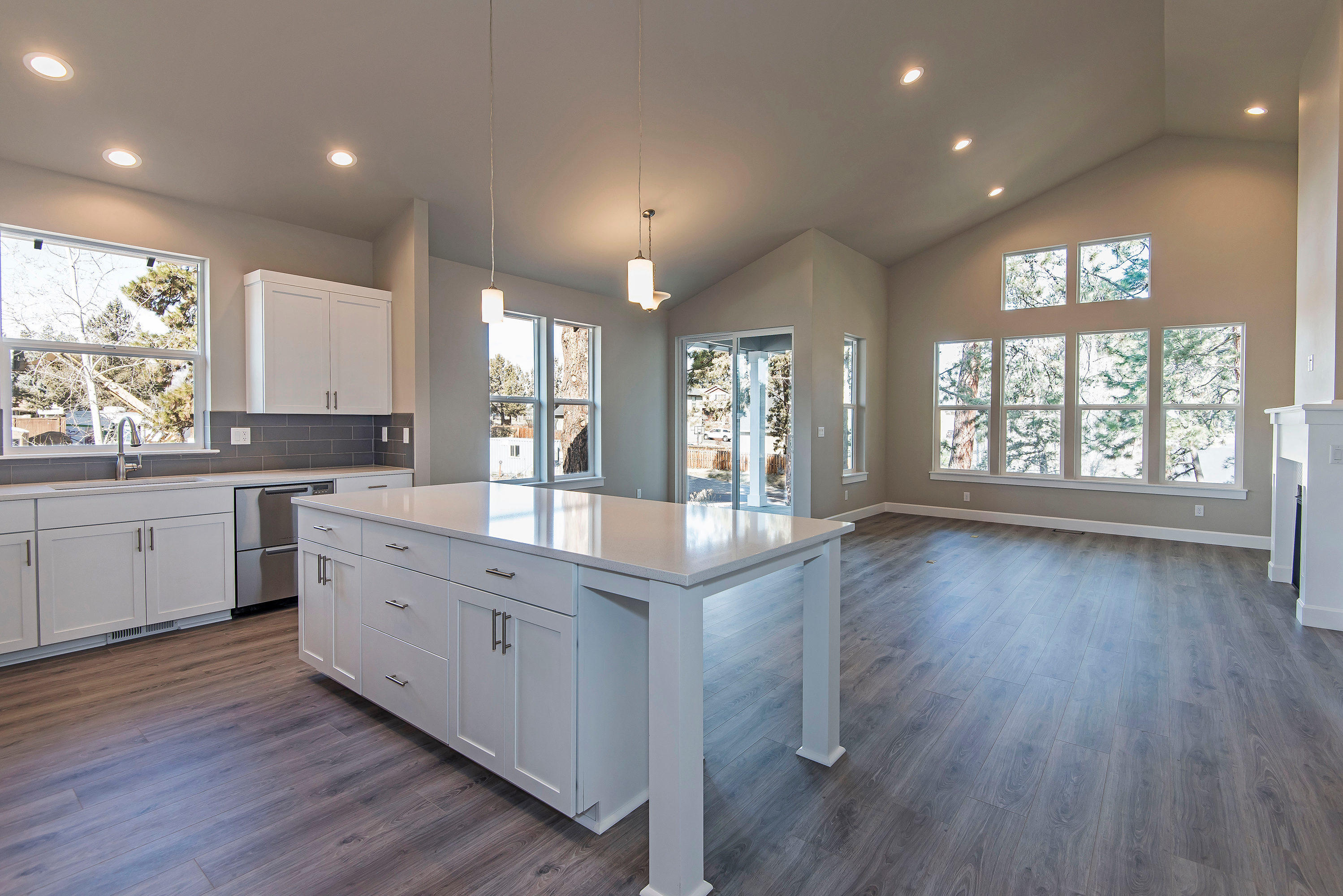 SaddleStone - Residential