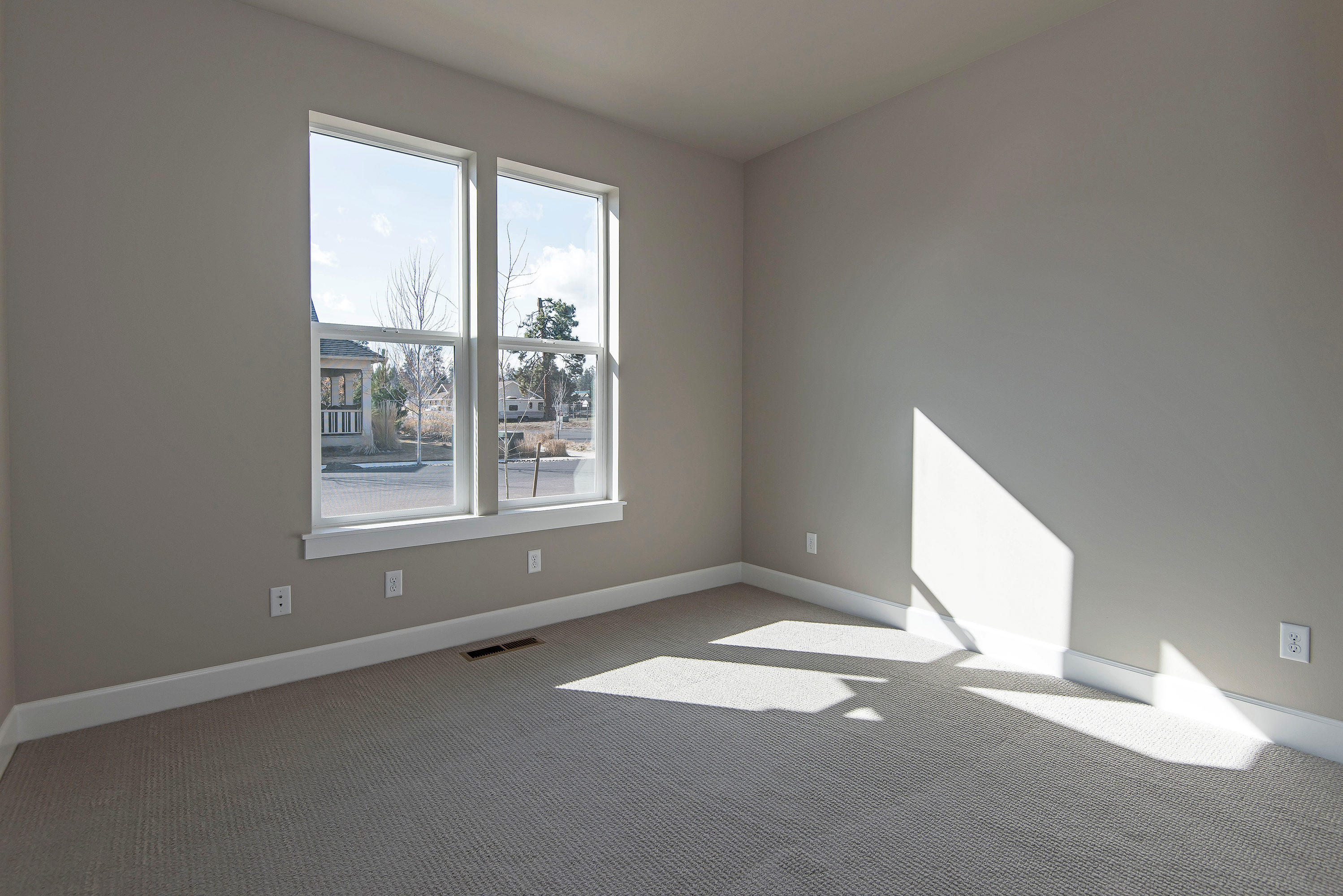 SaddleStone - Residential