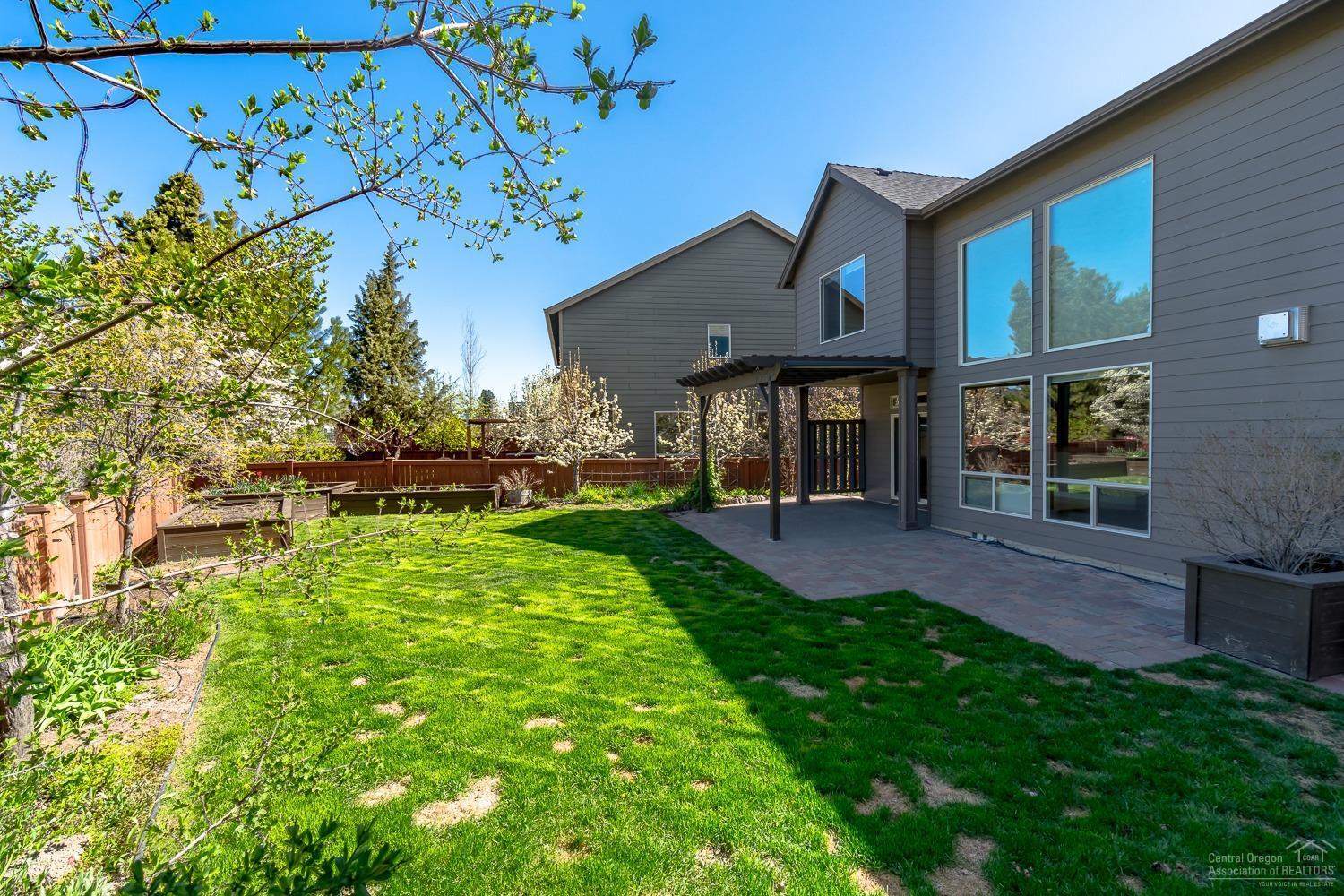 Lava Ridges - Residential