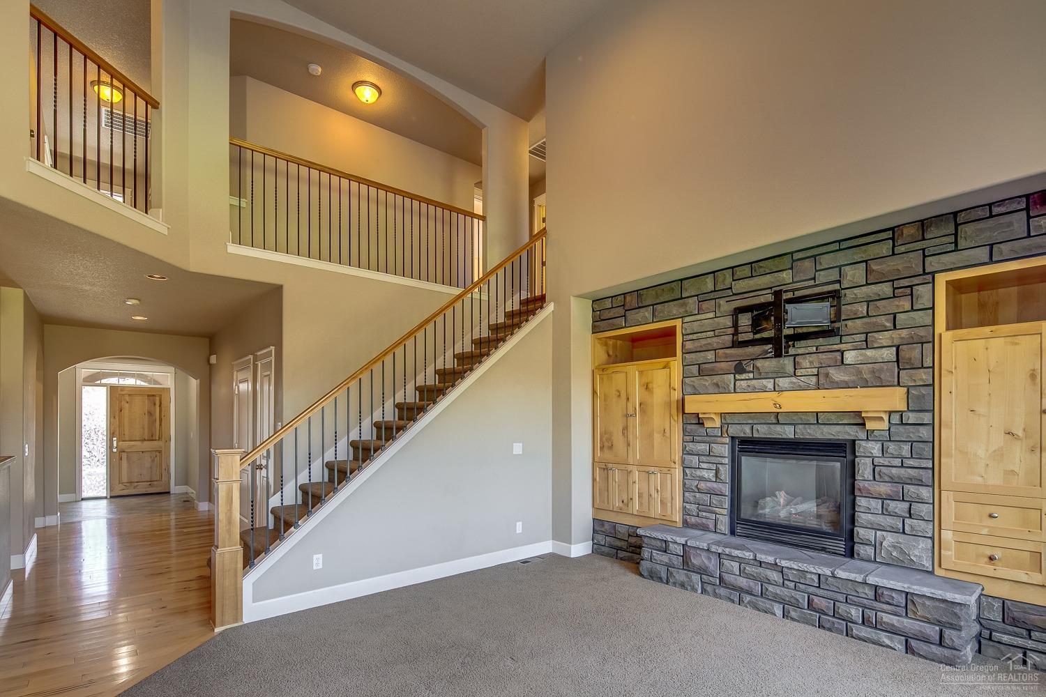 Lava Ridges - Residential