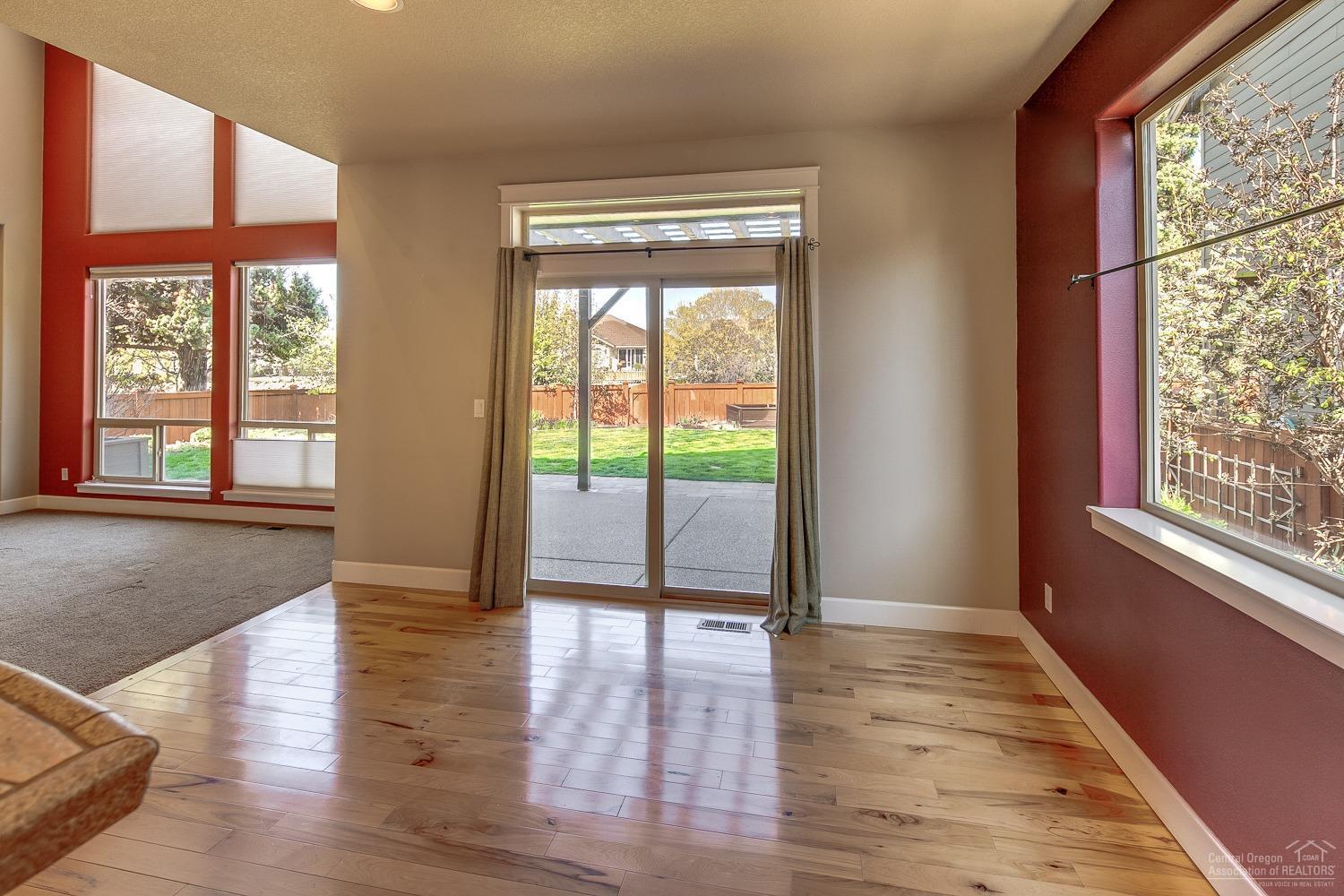 Lava Ridges - Residential