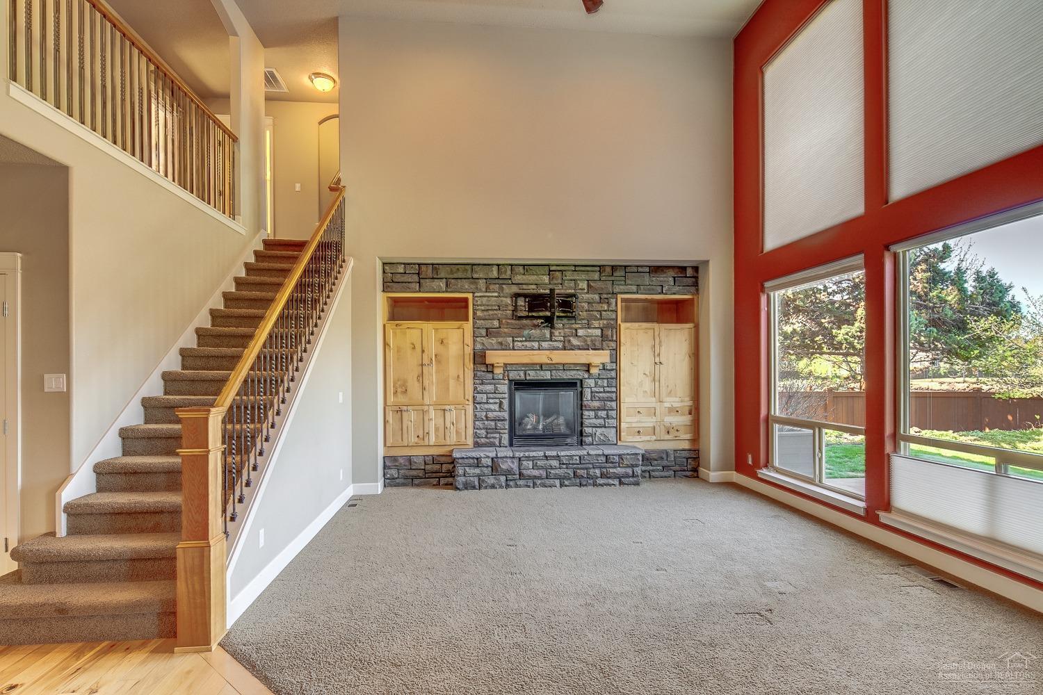 Lava Ridges - Residential