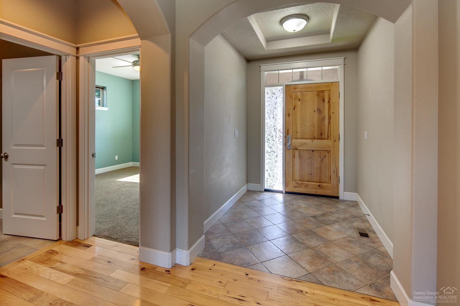 Lava Ridges - Residential