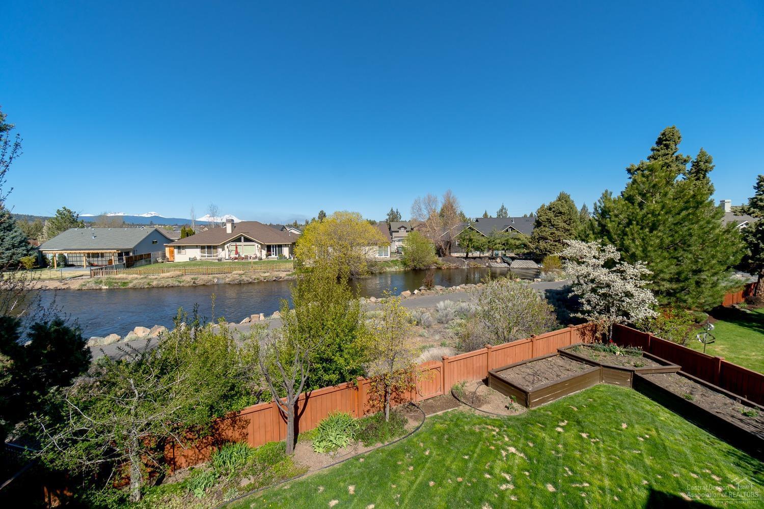 Lava Ridges - Residential