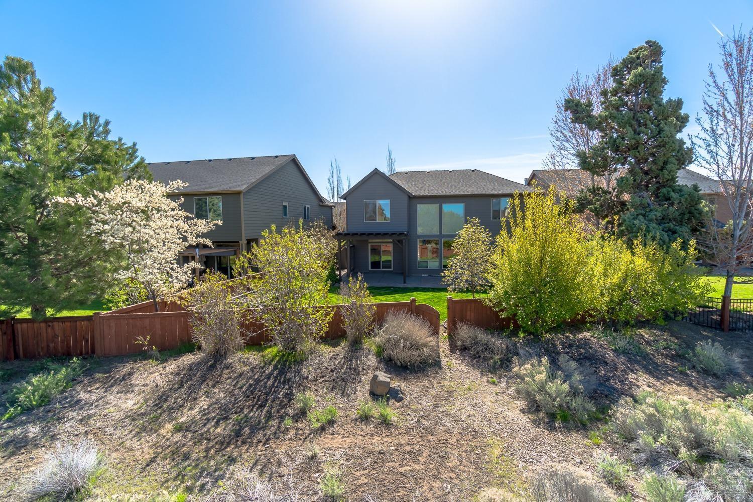 Lava Ridges - Residential