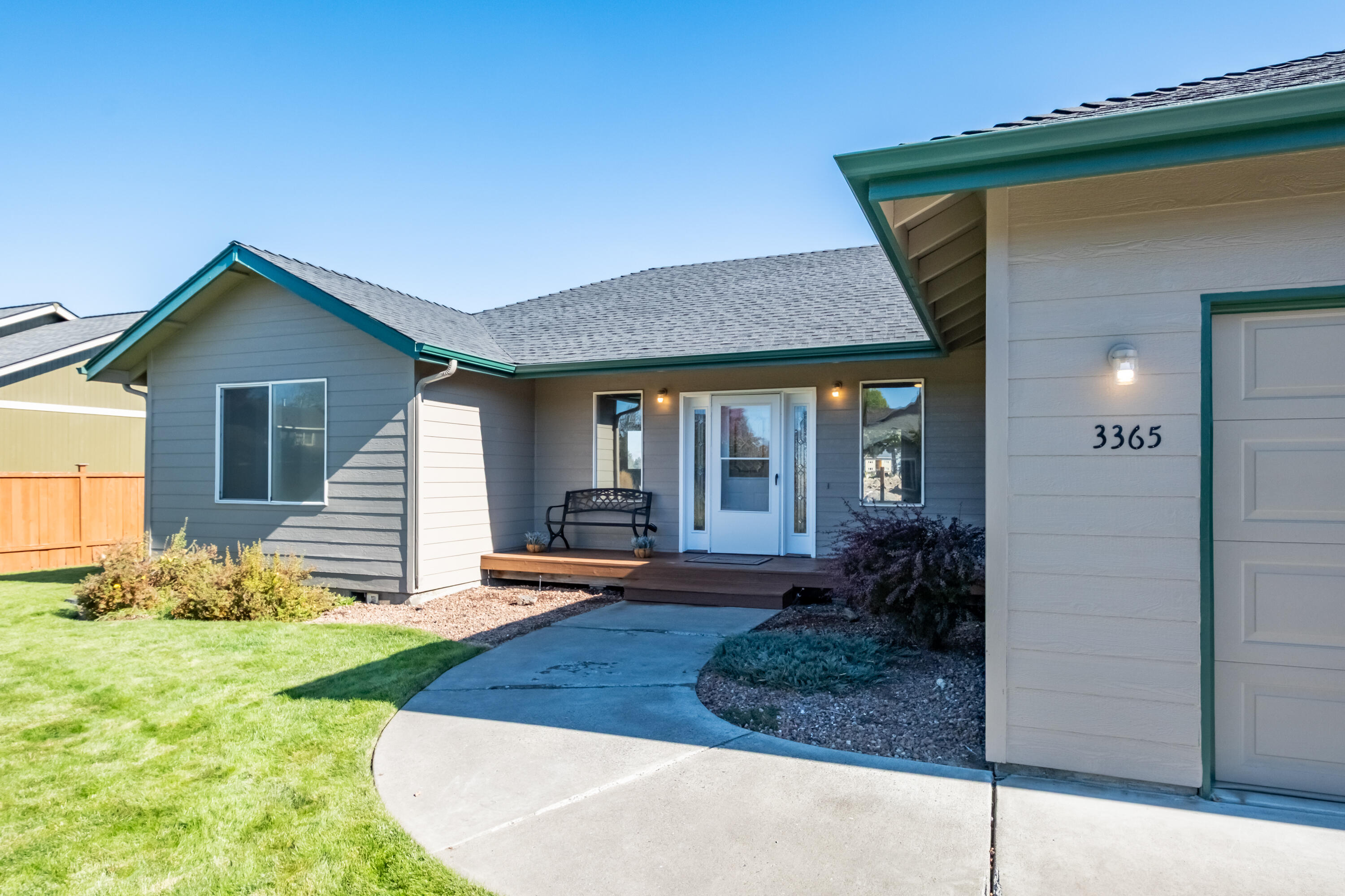 3365 NE Stonebrook Loop