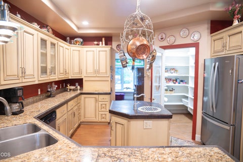 Tiny photo for 347 Peckerwood Lane, Grants Pass, OR 97527 (MLS # 220227481)
