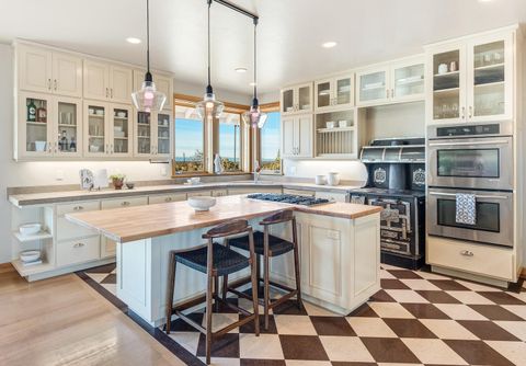 Tiny photo for 11039 SW Ranch Road, Powell Butte, OR 97753 (MLS # 220212586)