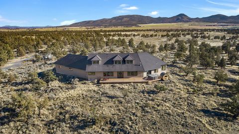 Photo of 11039 SW Ranch Road, Powell Butte, OR 97753 (MLS # 220212586)