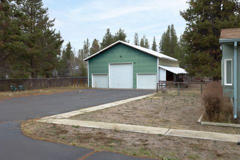 Tiny photo for 15728 Eastwind Court, La Pine, OR 97739 (MLS # 220212810)