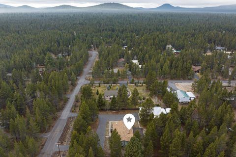 Tiny photo for 15728 Eastwind Court, La Pine, OR 97739 (MLS # 220212810)